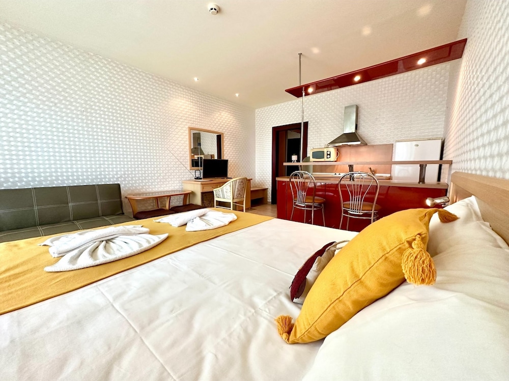 Menada Miramar Palace Apartments
