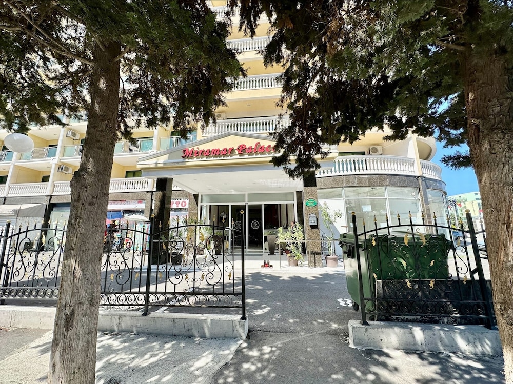 Menada Miramar Palace Apartments