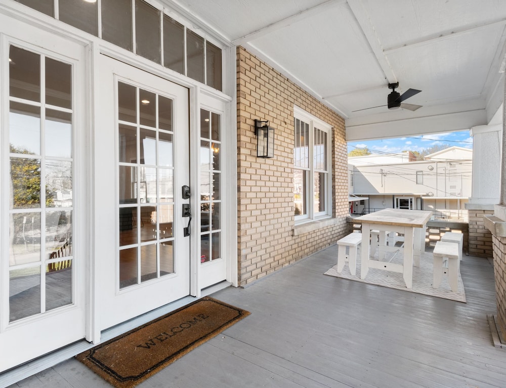Muletown Haven Stunning Downtown Escape!