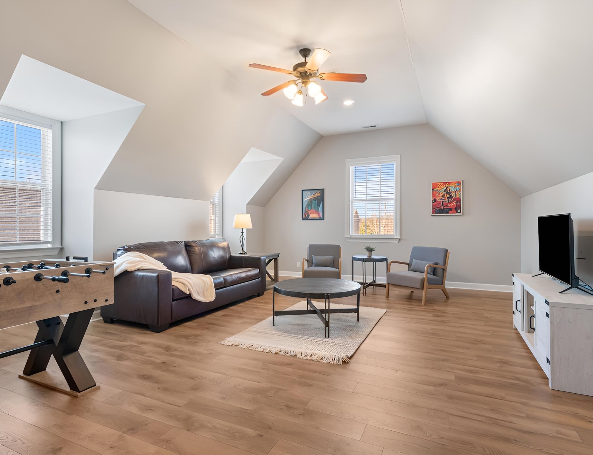 Majestic Murfreesboro Manor view 3