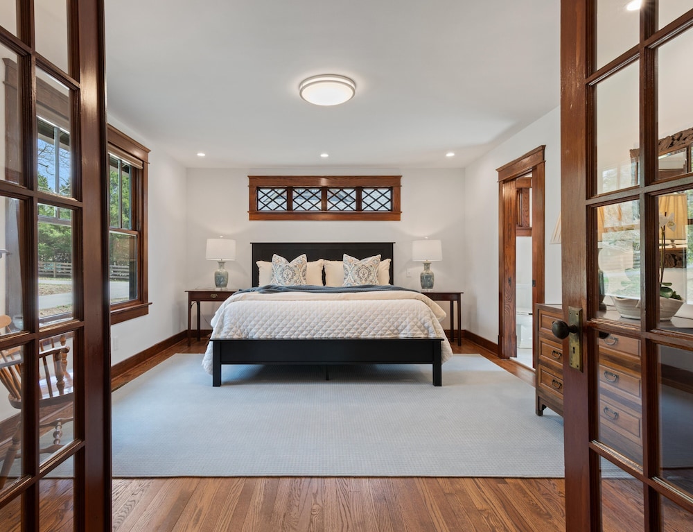 Leipers Retreat Secluded 3 BDR Craftsman Home
