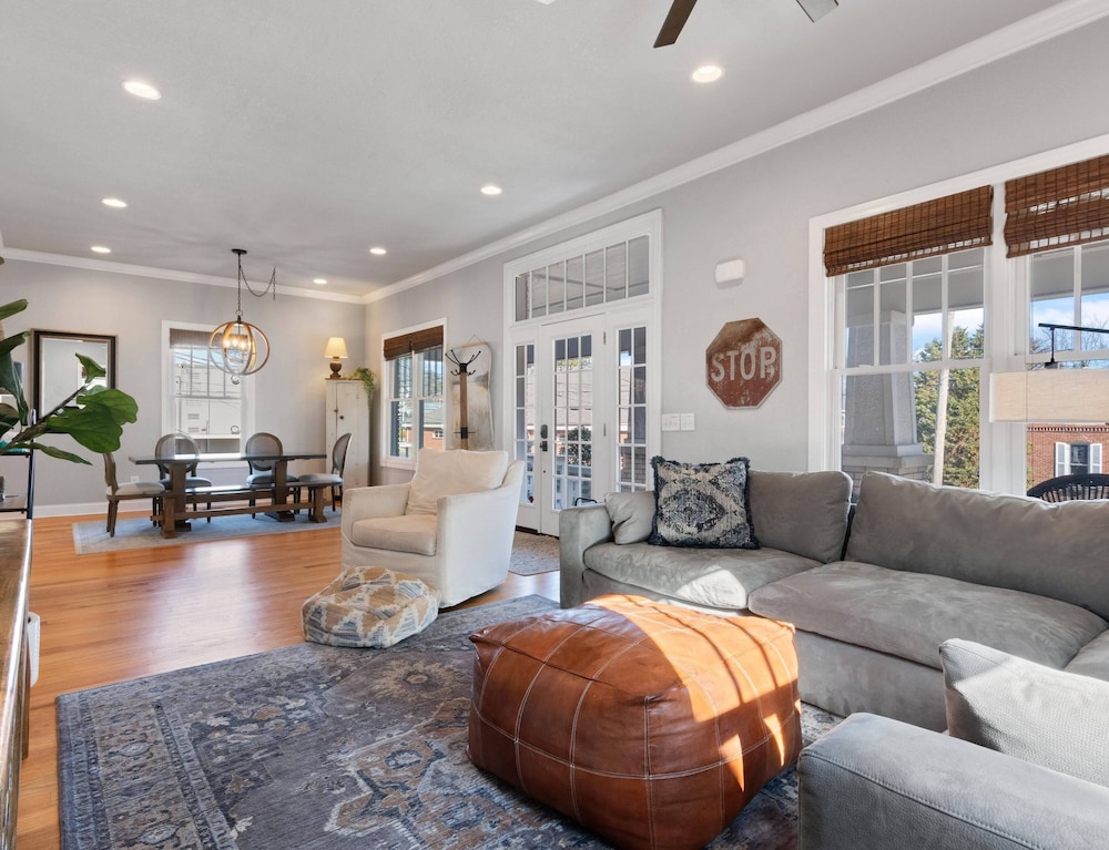 Muletown Haven Stunning Downtown Escape!