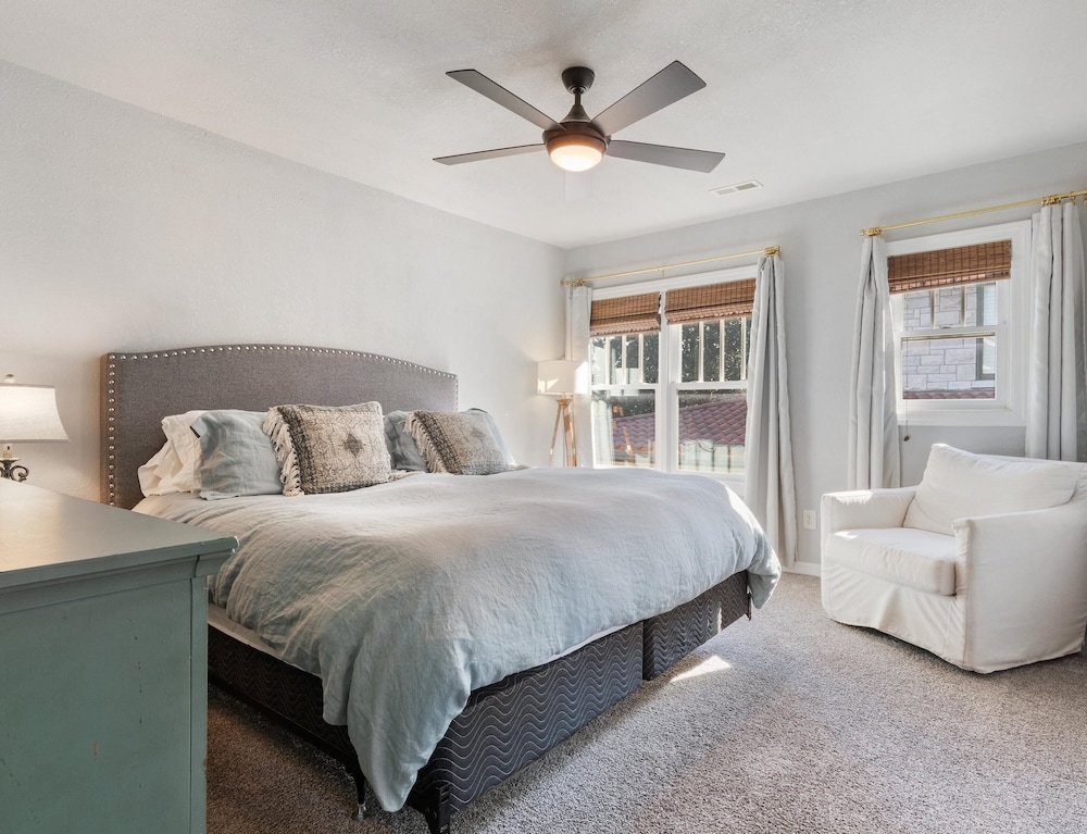 Muletown Haven Stunning Downtown Escape!