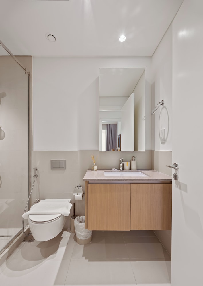 Serene 1 BR in Surf 2-Creek Beach Access