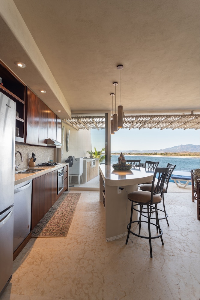 Punta Majahua Condos