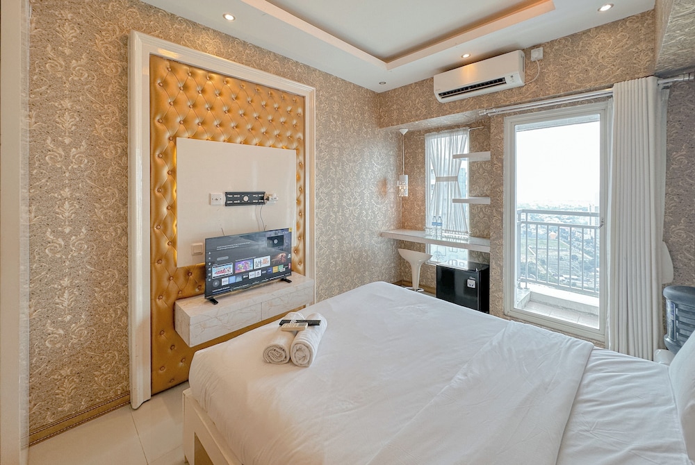 Studio Apartment With Access To Pakuwon Mall At Orchard Supermall Mansion