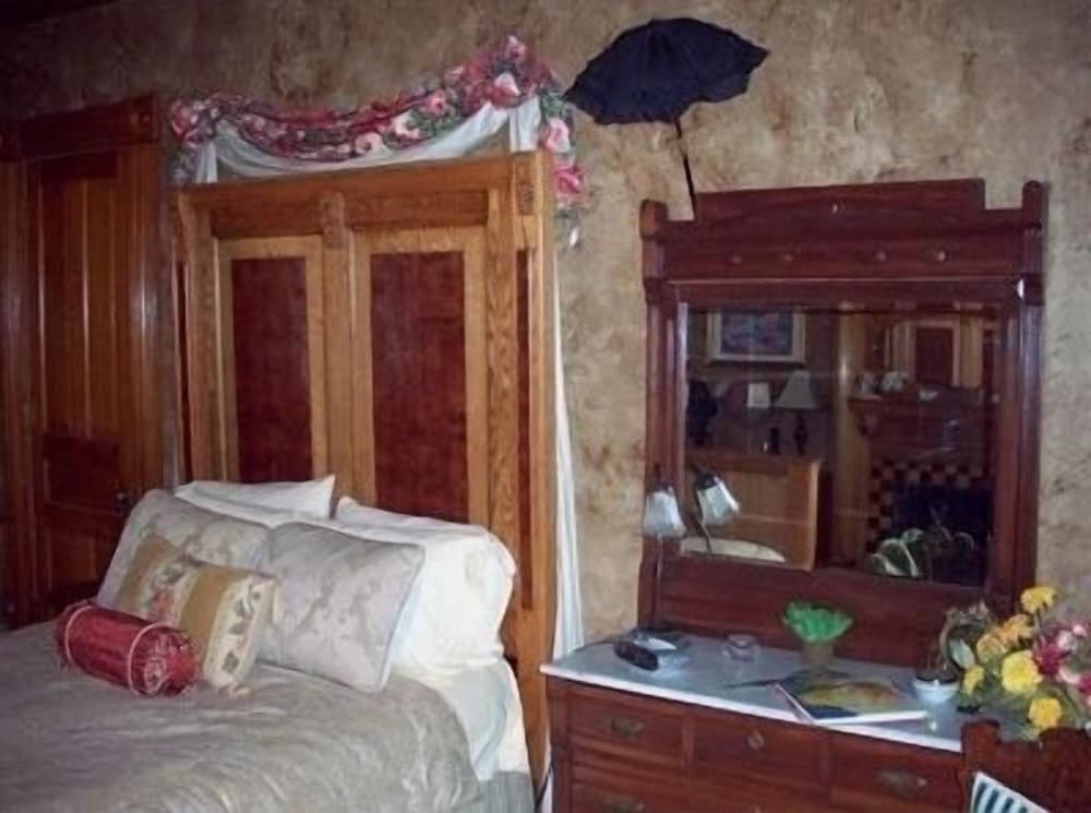 Milwaukee Vacations - Manderley Bed and Breakfast - Property Image 81