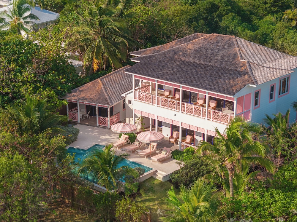 Private Pool Villa at Coral Sands Steps to Pink Sand Beach & Resort Amenities