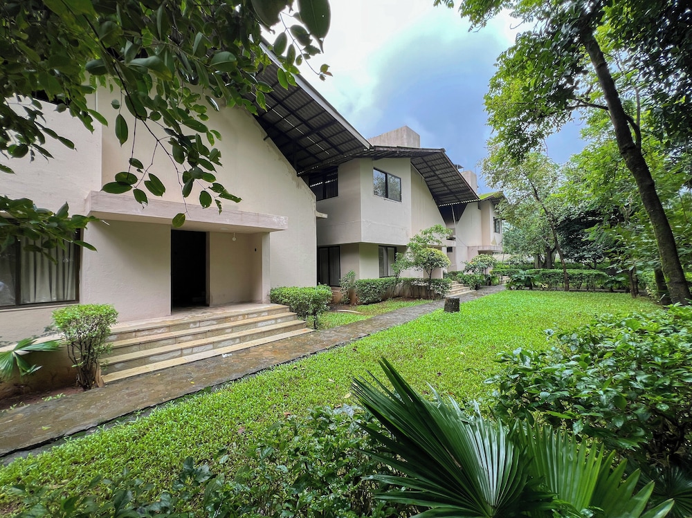 Yash Resort
