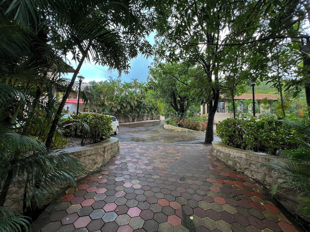 Yash Resort