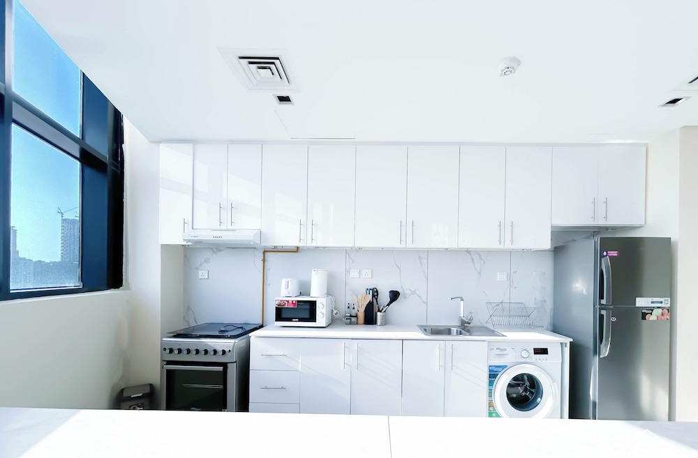 Stylish 1BR With Balcony City Views O2 Tower, JVC