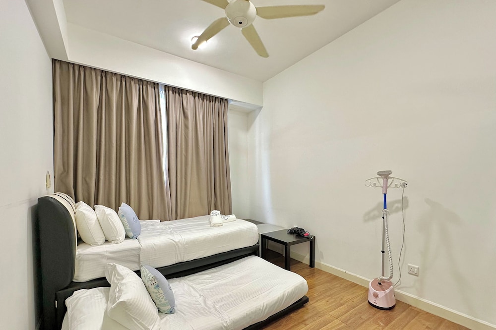 Afiniti Residences Medini by Stayrene