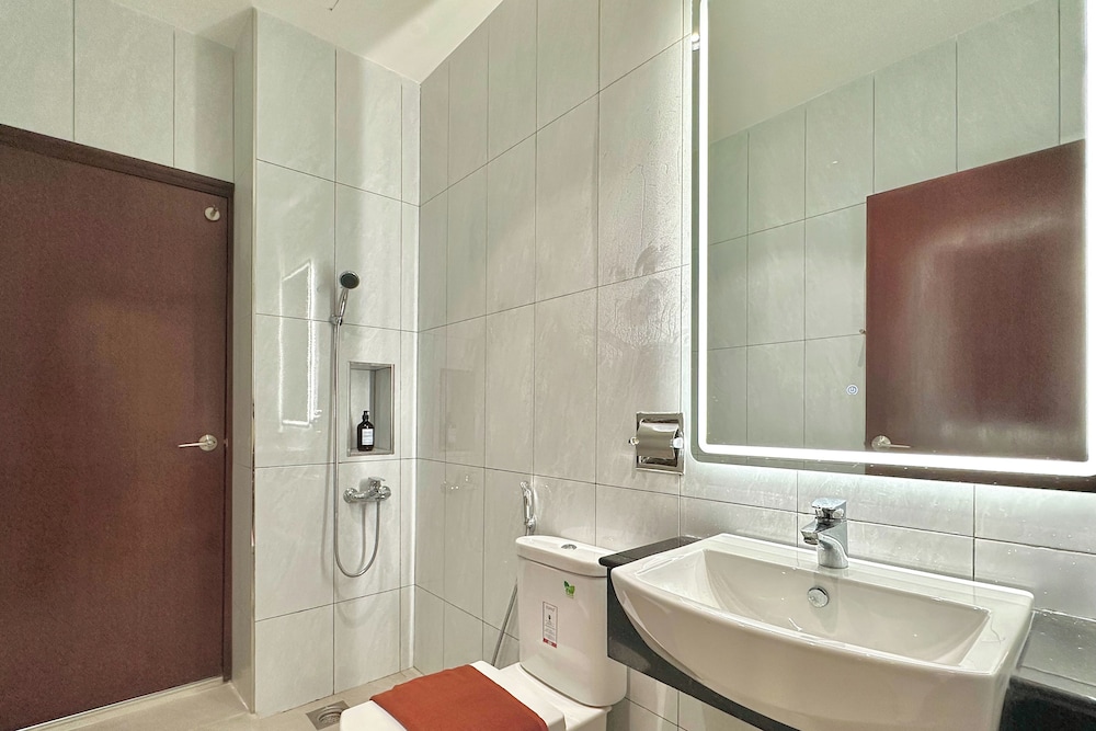 Paragon Suites CIQ By Stayrene