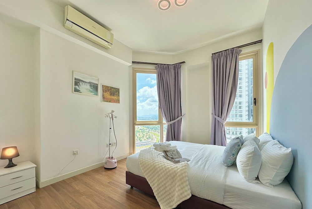 Afiniti Residences Medini by Stayrene