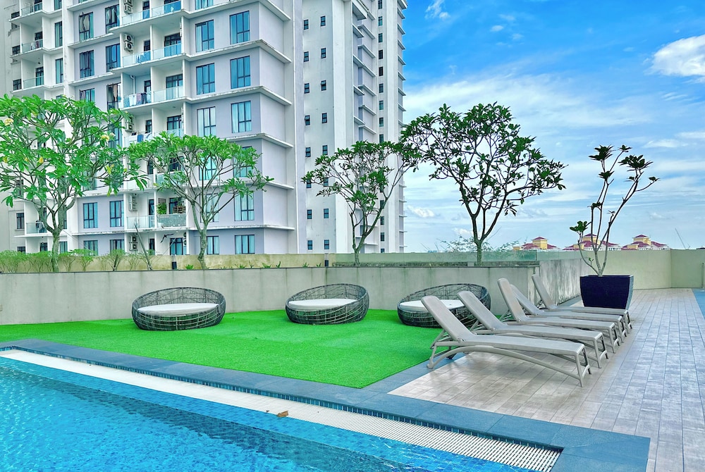 Paradigm Residence By Stayrene