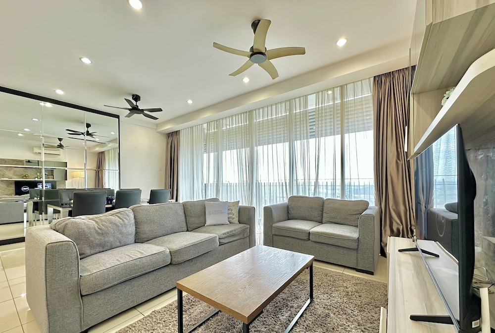 Encorp Marina Puteri Harbour by Stayrene