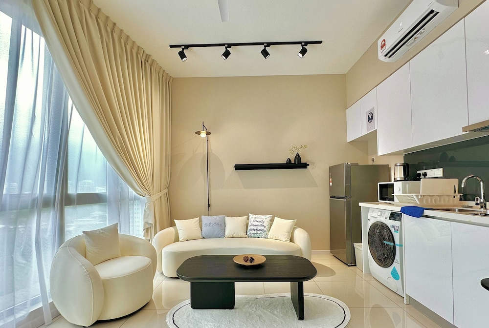 Elysia Park Residence by Stayrene