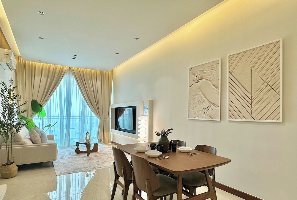 Paragon Suites CIQ By Stayrene