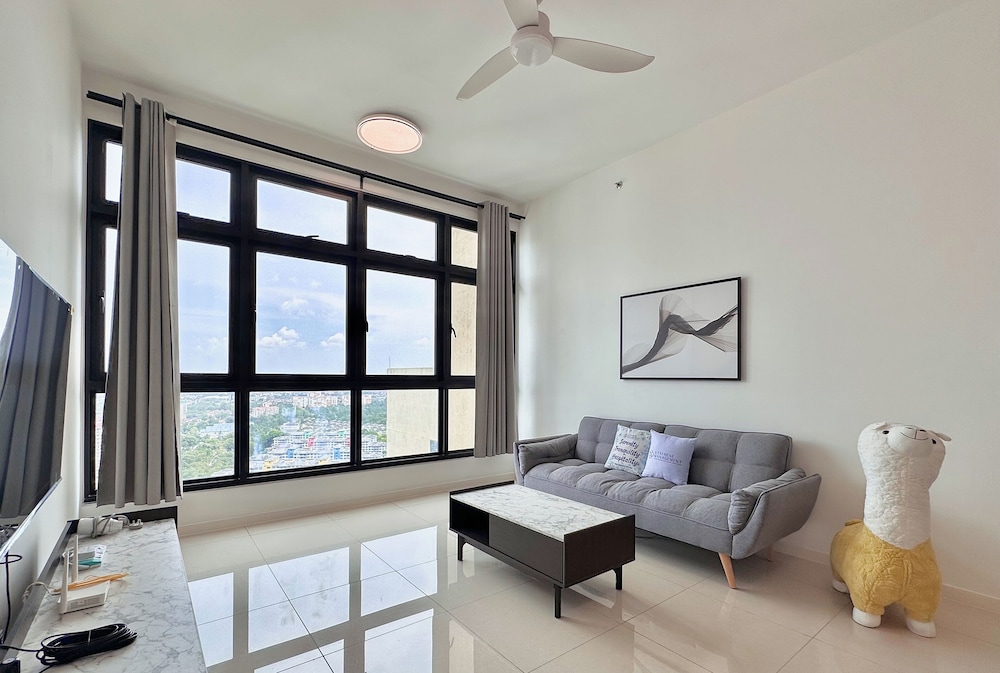 Paradigm Residence By Stayrene
