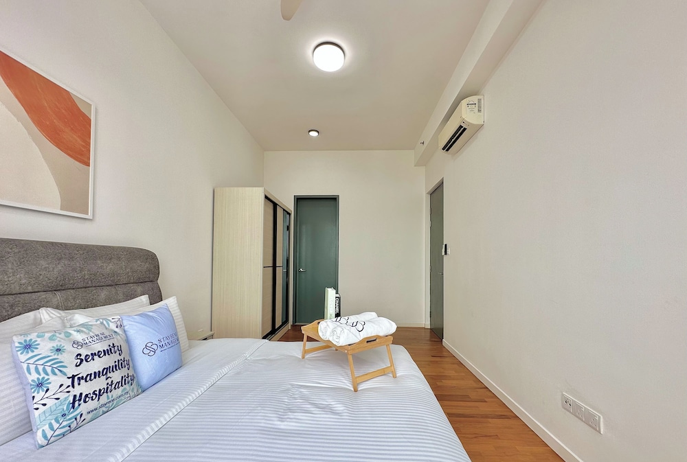 Paradigm Residence By Stayrene