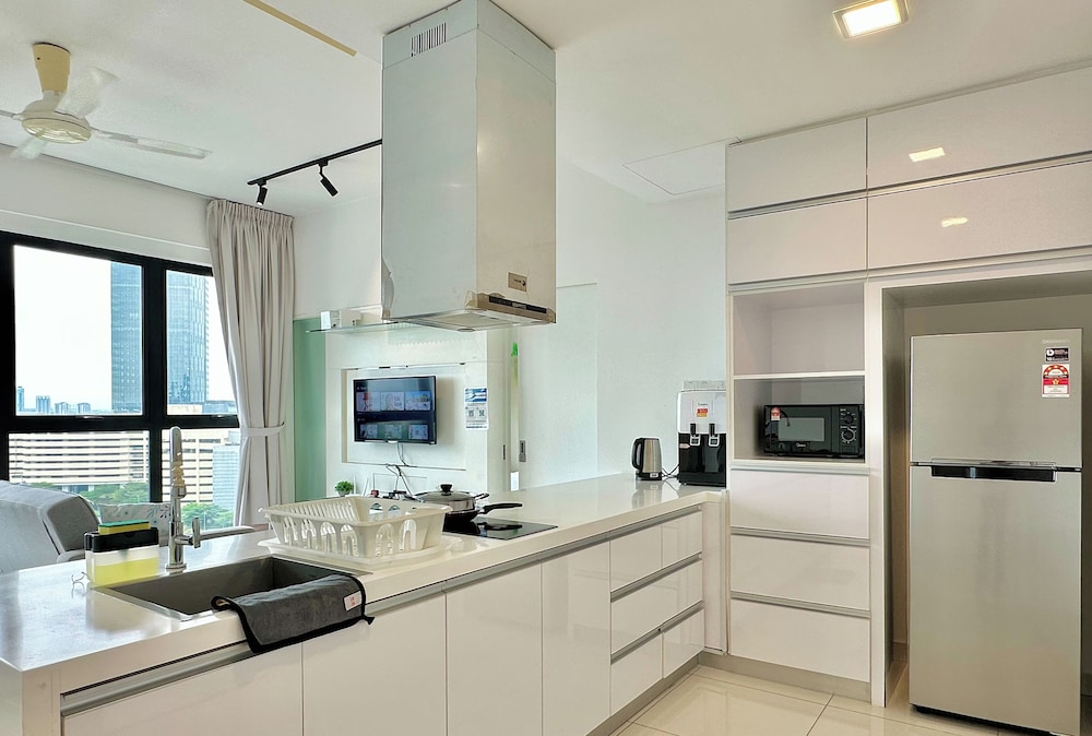 Southkey Mosaic Mid Valley by Stayrene