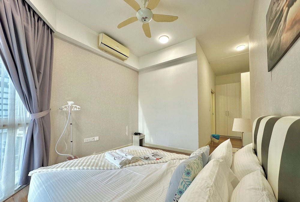 Afiniti Residences Medini by Stayrene