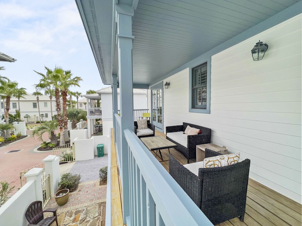 Mare E Sole 2 Bedroom Home by RedAwning view 2