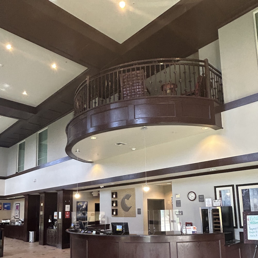 Palestine Vacations - Comfort Suites - Property Image 3