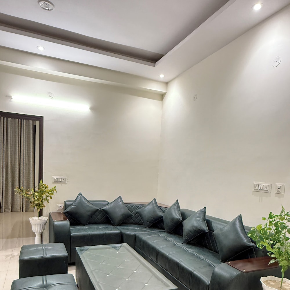 Hotel Royal India - New Palam Vihar
