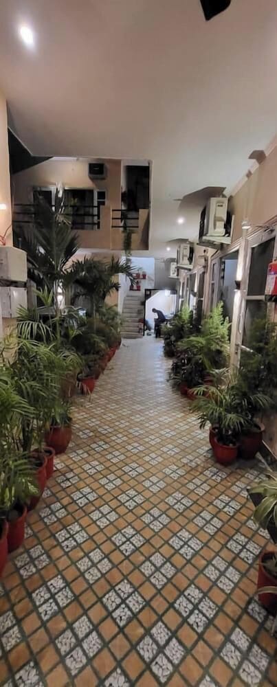 Saini Guest House