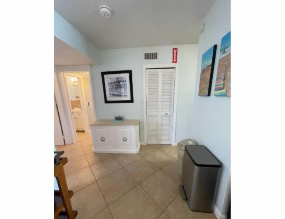 PH 2BED2BATH with Ocean View & Parking