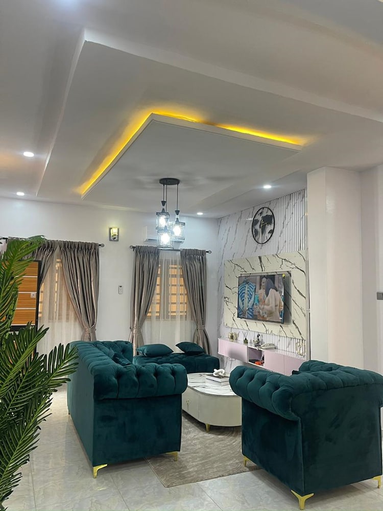 La Veda Manor Luxury Apartment