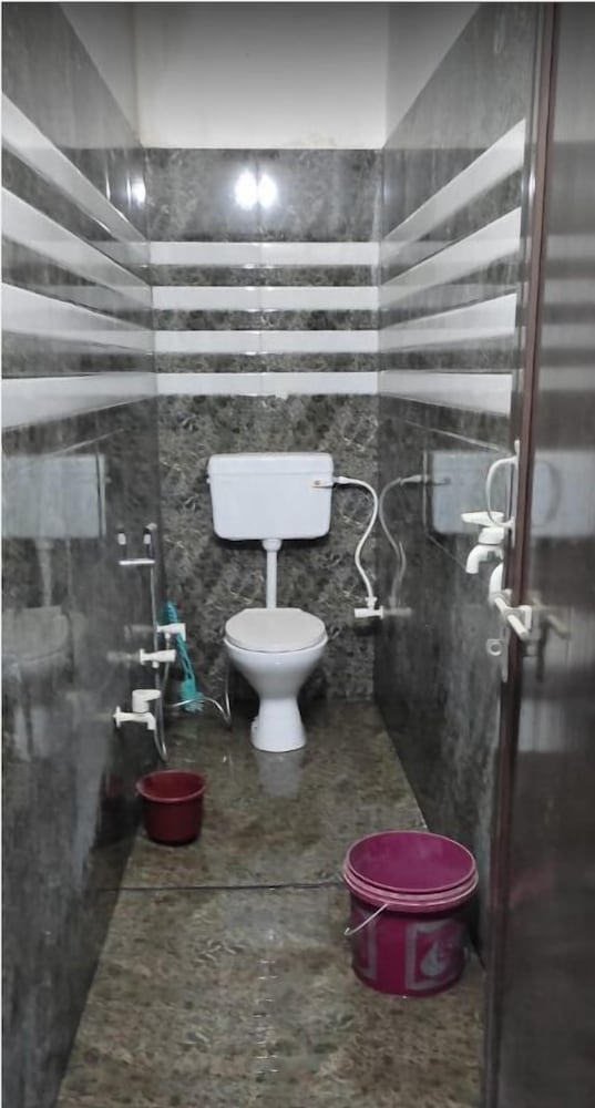 Om Sai guest house