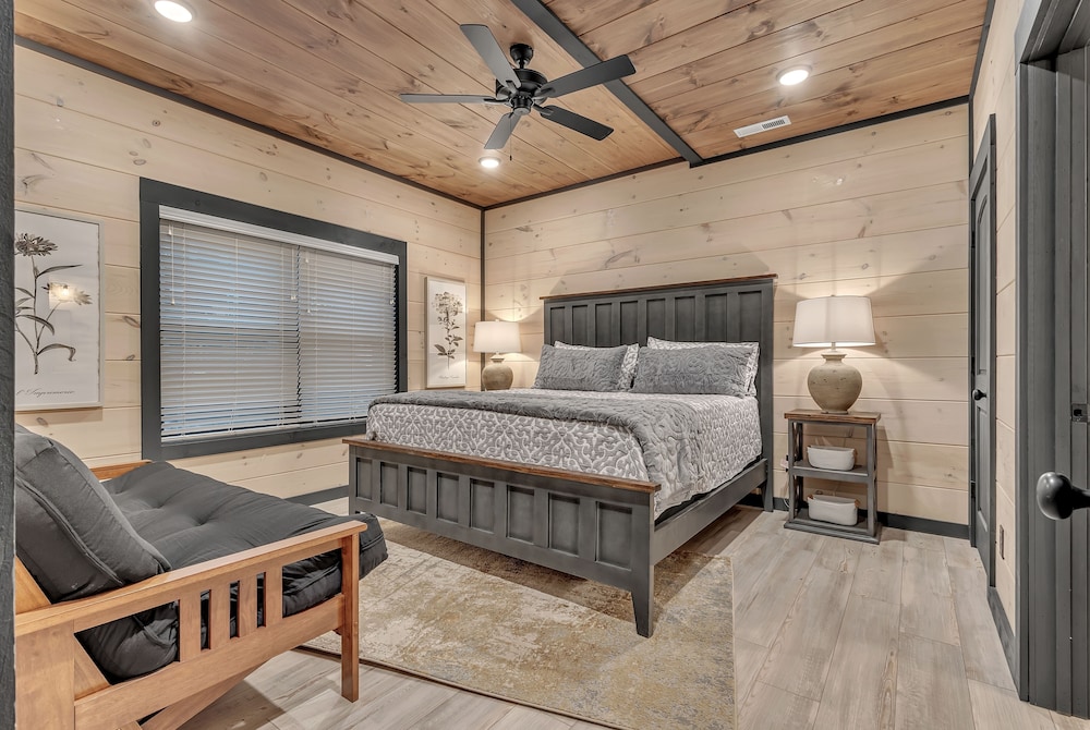 Pigeon Forge Large Cabins