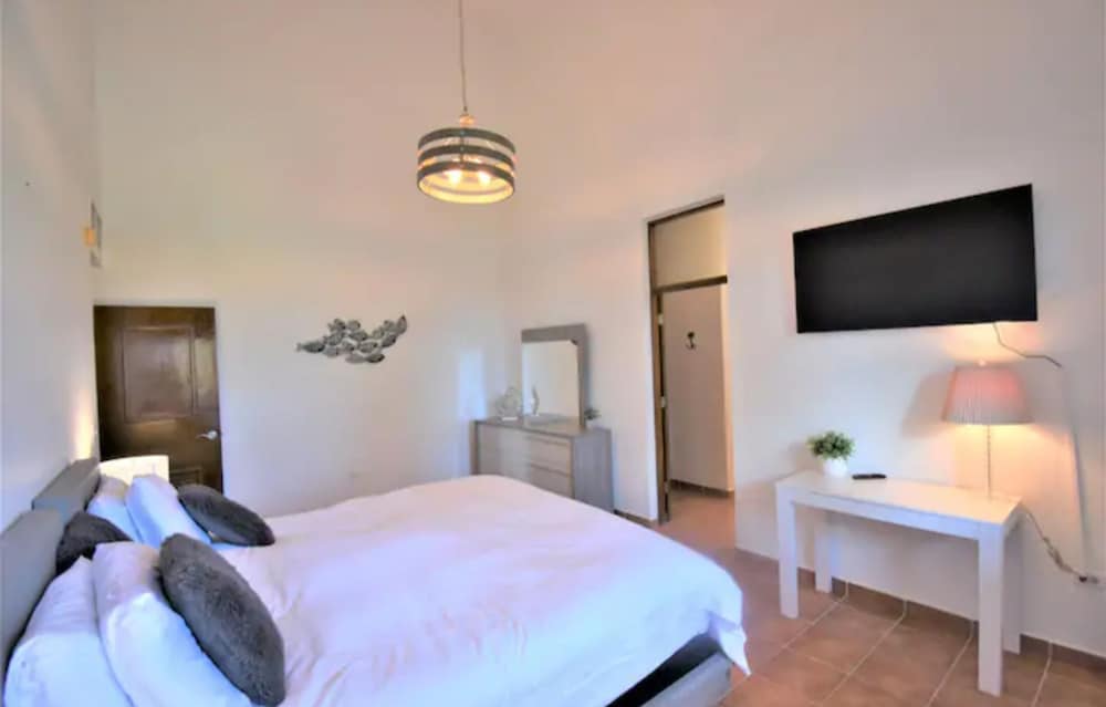 Golfside Villas - Property Image 15