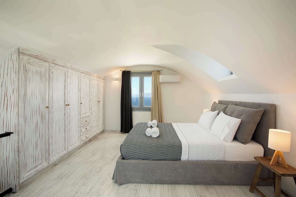 ArmonOia Suites