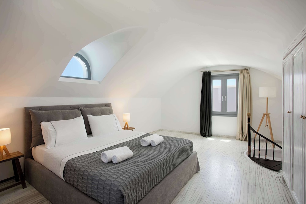 ArmonOia Suites