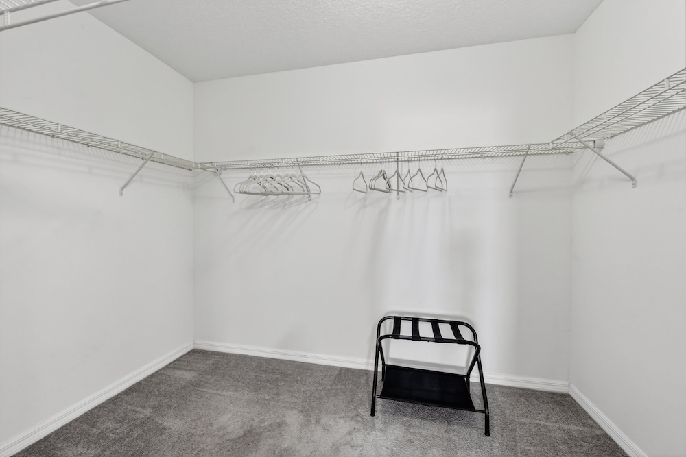 Spacious Getaway Near Apollo Beach 5 Bedroom Home