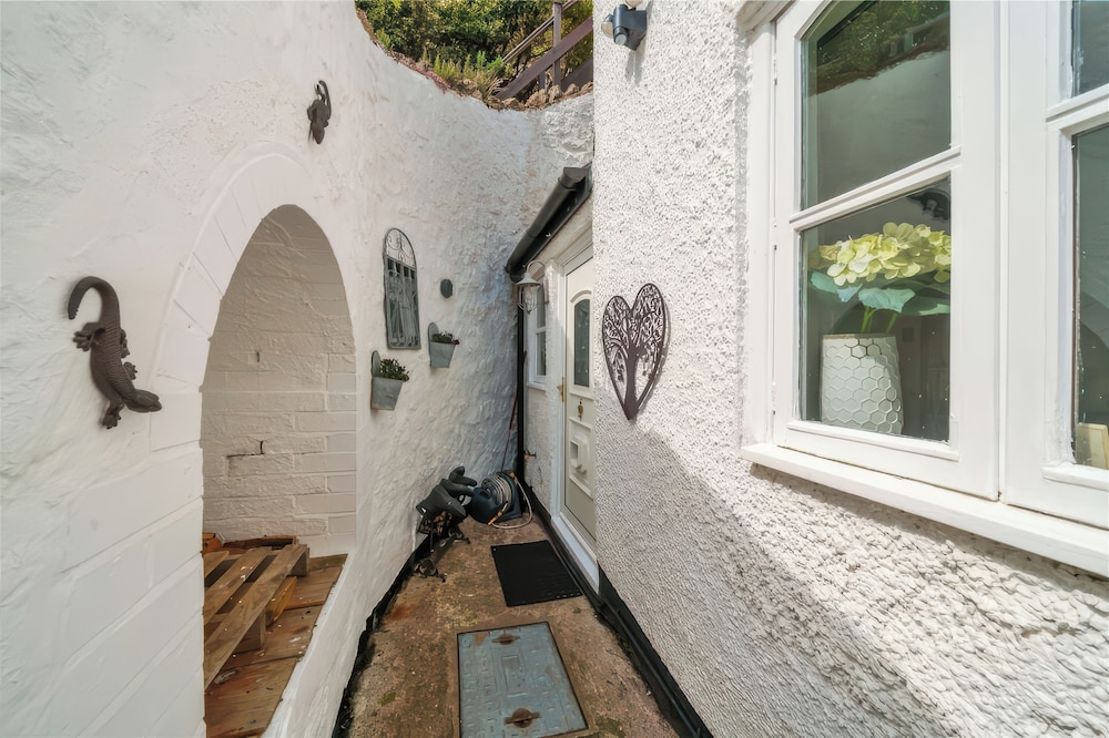 Holly Cottage