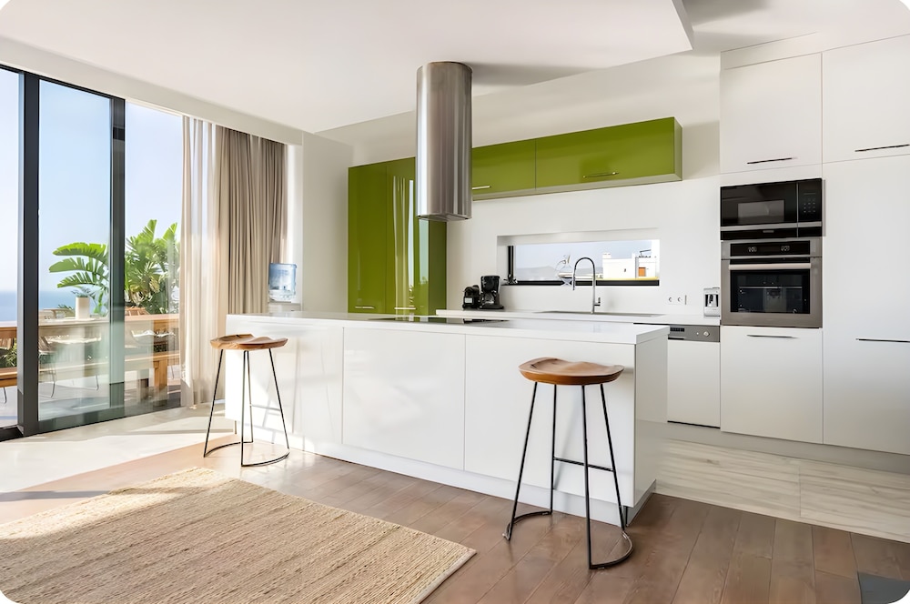 Marinhill High Luxury Property
