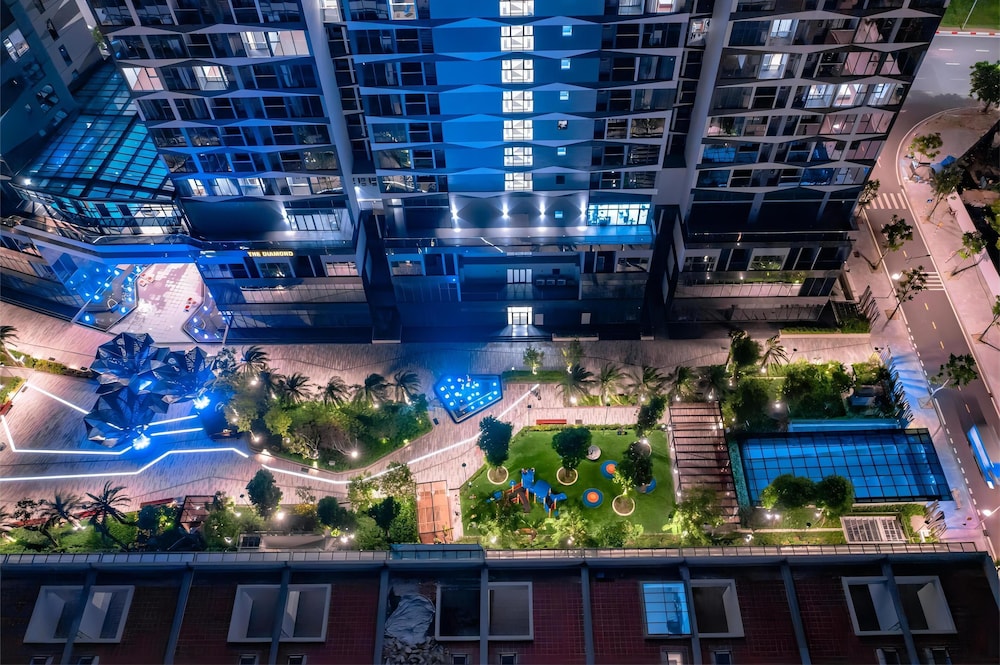 The Matrix One - Luxury free Gym & Pool