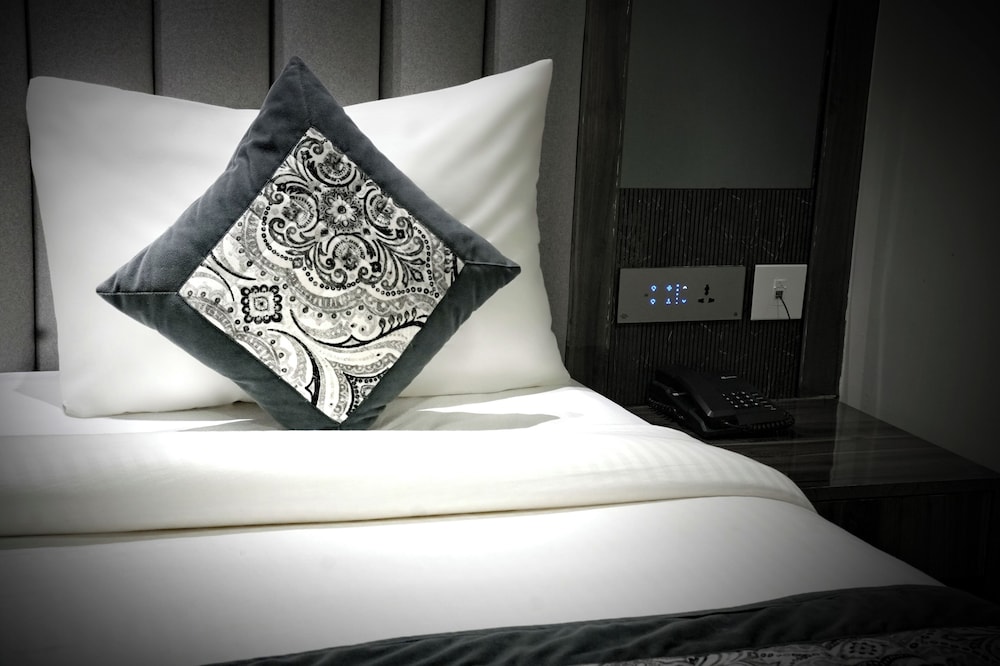 Hotel Mountain Bliss new delhi