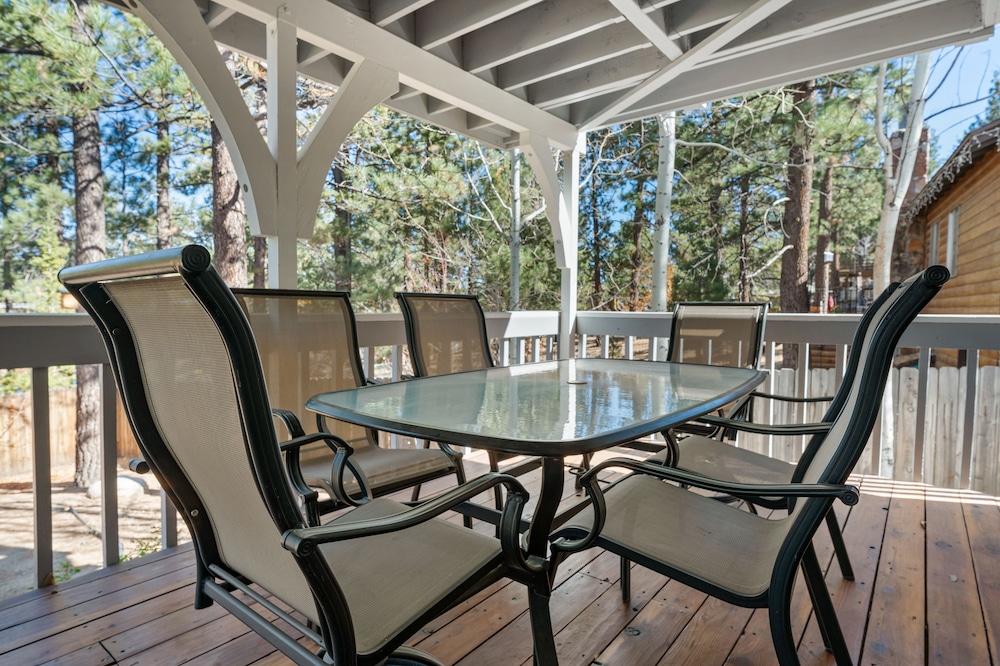 Whiskey Pines Chalet view 3
