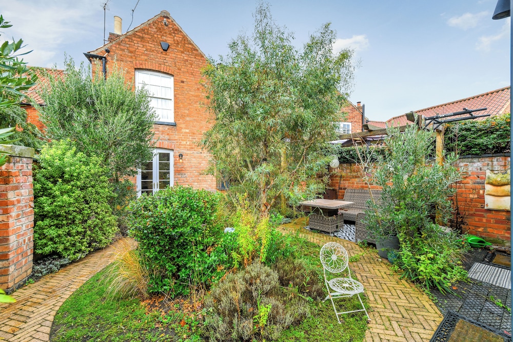 Tealby House