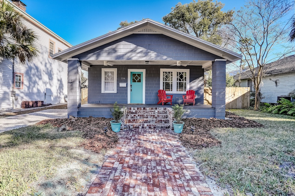 Kingsland Vacations - Newly Renovated Home in Downtown Fernandina Beach, A Block Away from Centre Street by RedAwning - Property Image 1