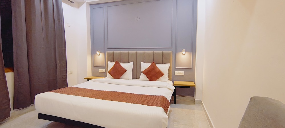 Hotel Mavens House