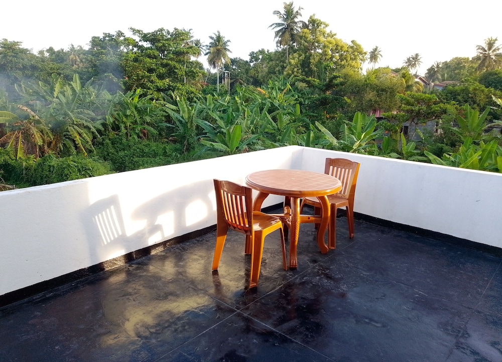 Tropical Suites