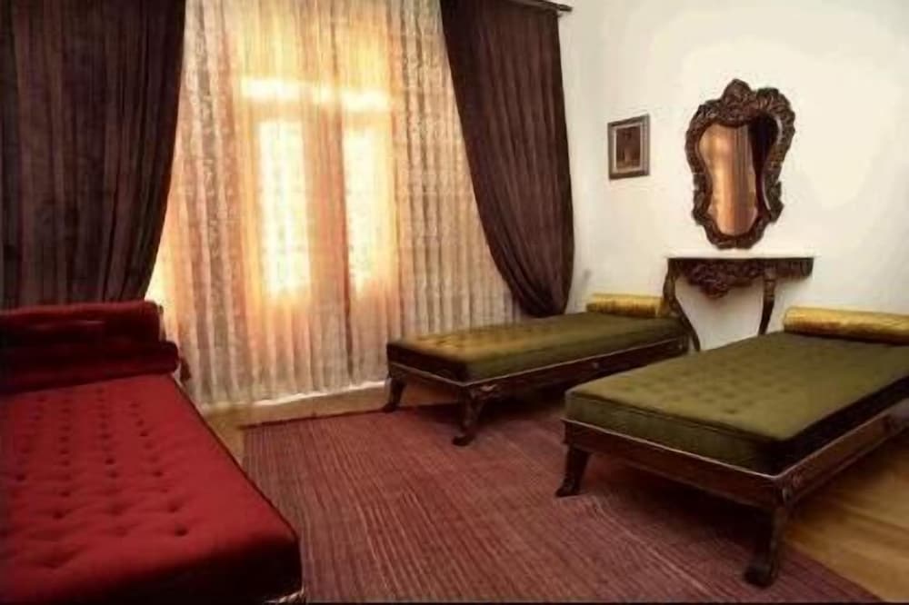Chambers Of The Boheme - Hostel