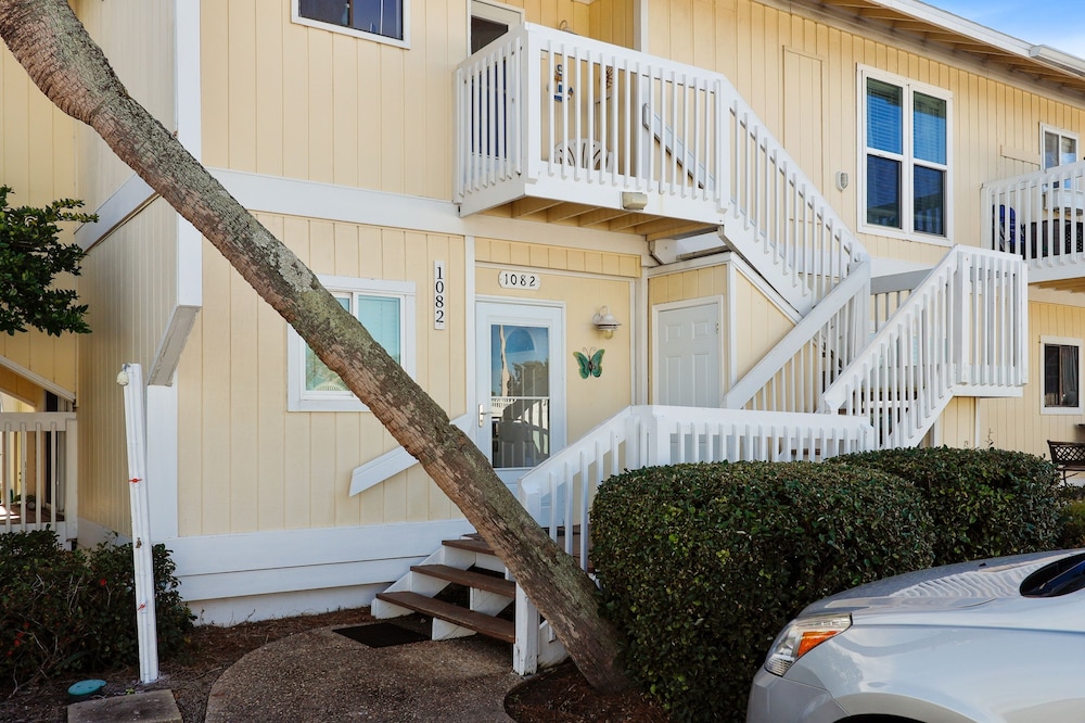 Sandpiper Cove 1082 2 Bedroom Condo by RedAwning