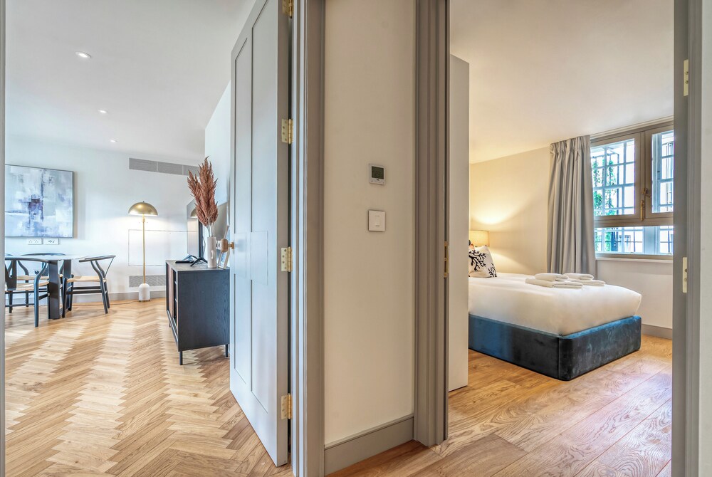 Luxury flats near Big Ben and London Eye